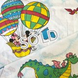 ヴィンテージ　ファブリック　【ディズニー/キャラクターいっぱい・気球・エリオット】ボーダー柄なし　航空便送料込