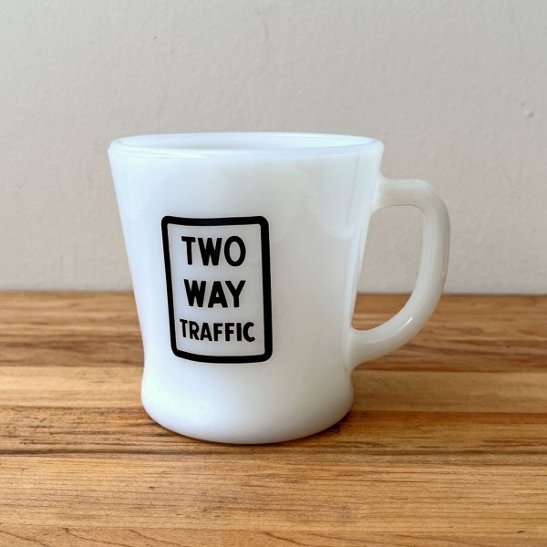 画像1: ファイヤーキング　Dハンドルマグ　【トラフィックサイン/Two Way Trafic】